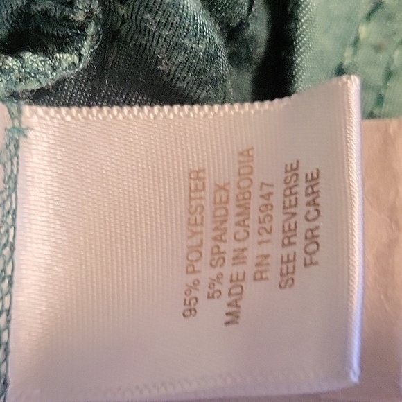 Roz & Ali Green Sequined V-Neck Adjustable Sleeve Top St. Pat's Day Sz Petite L - Picture 8 of 8